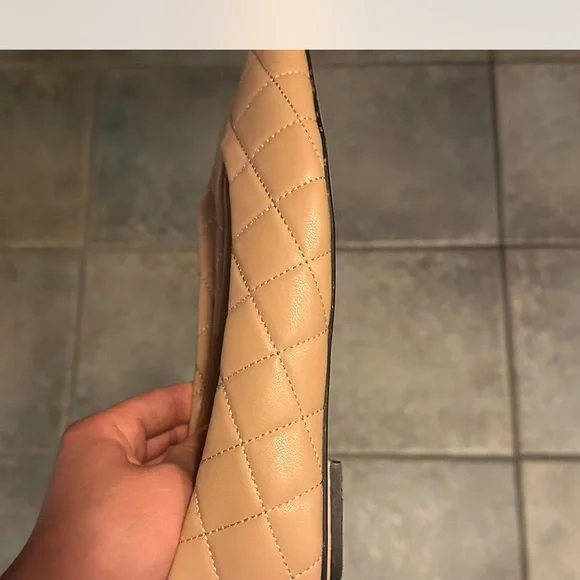 Elegant Quilted Tan Flats H&M - Picture 2 of 2